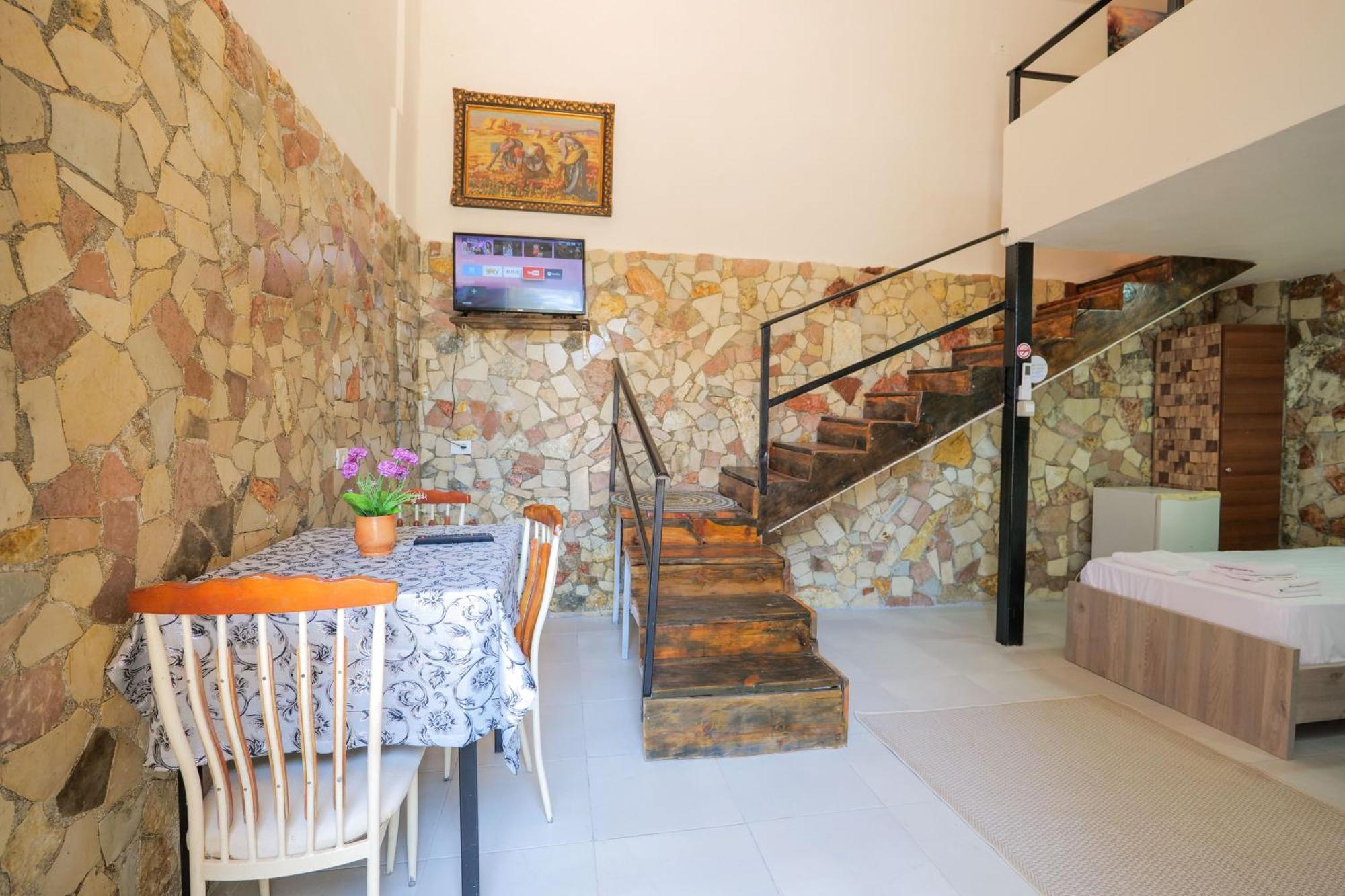 Garden Villa Lake Side & Glamping Ksamil Extérieur photo