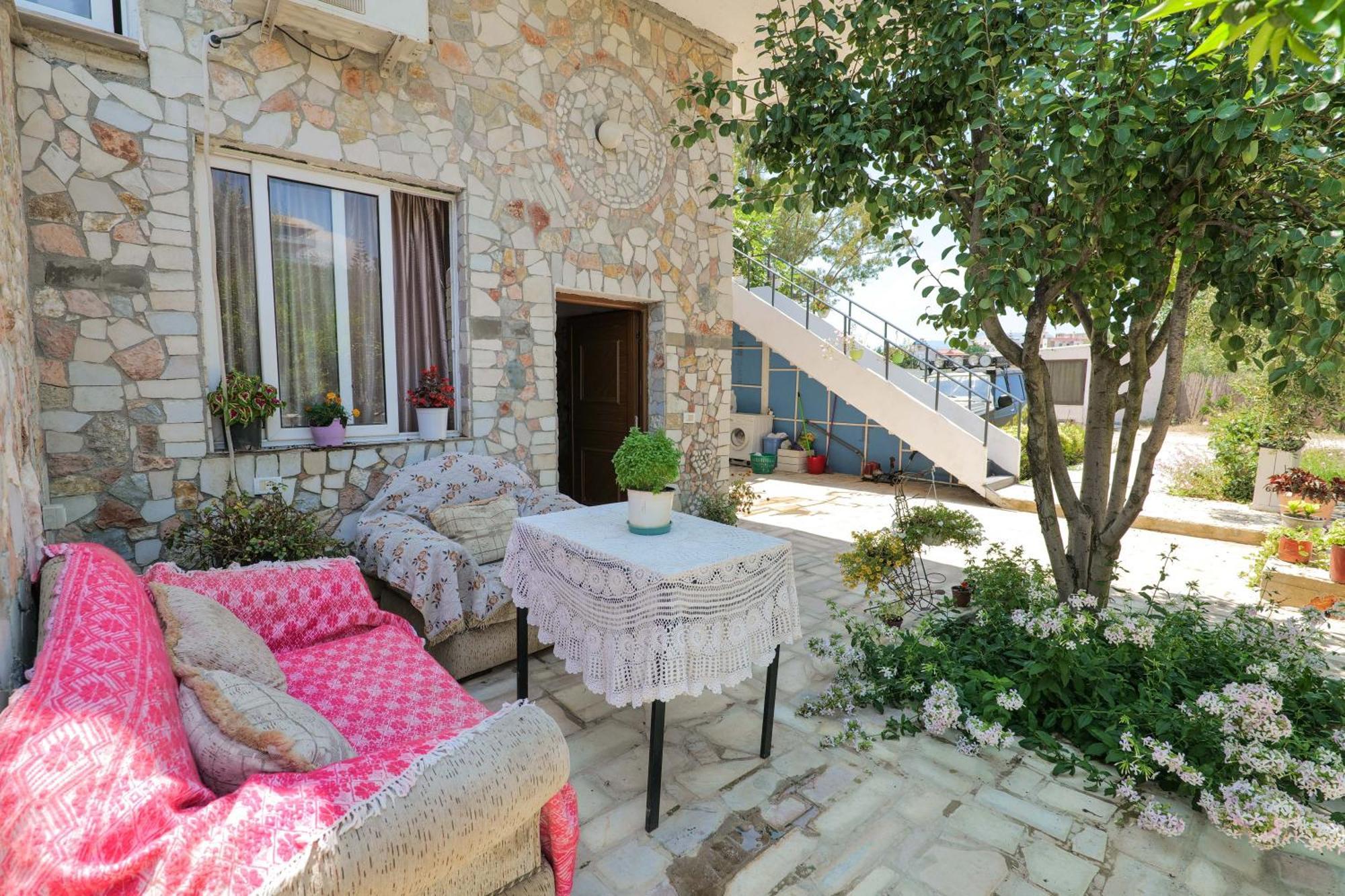 Garden Villa Lake Side & Glamping Ksamil Extérieur photo