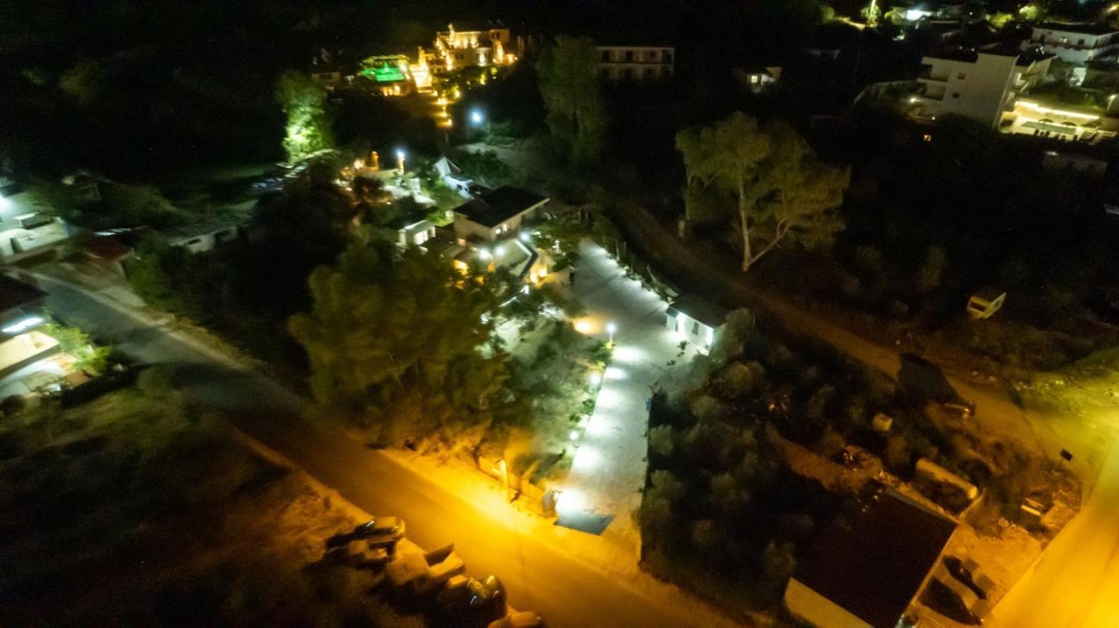 Garden Villa Lake Side & Glamping Ksamil Extérieur photo