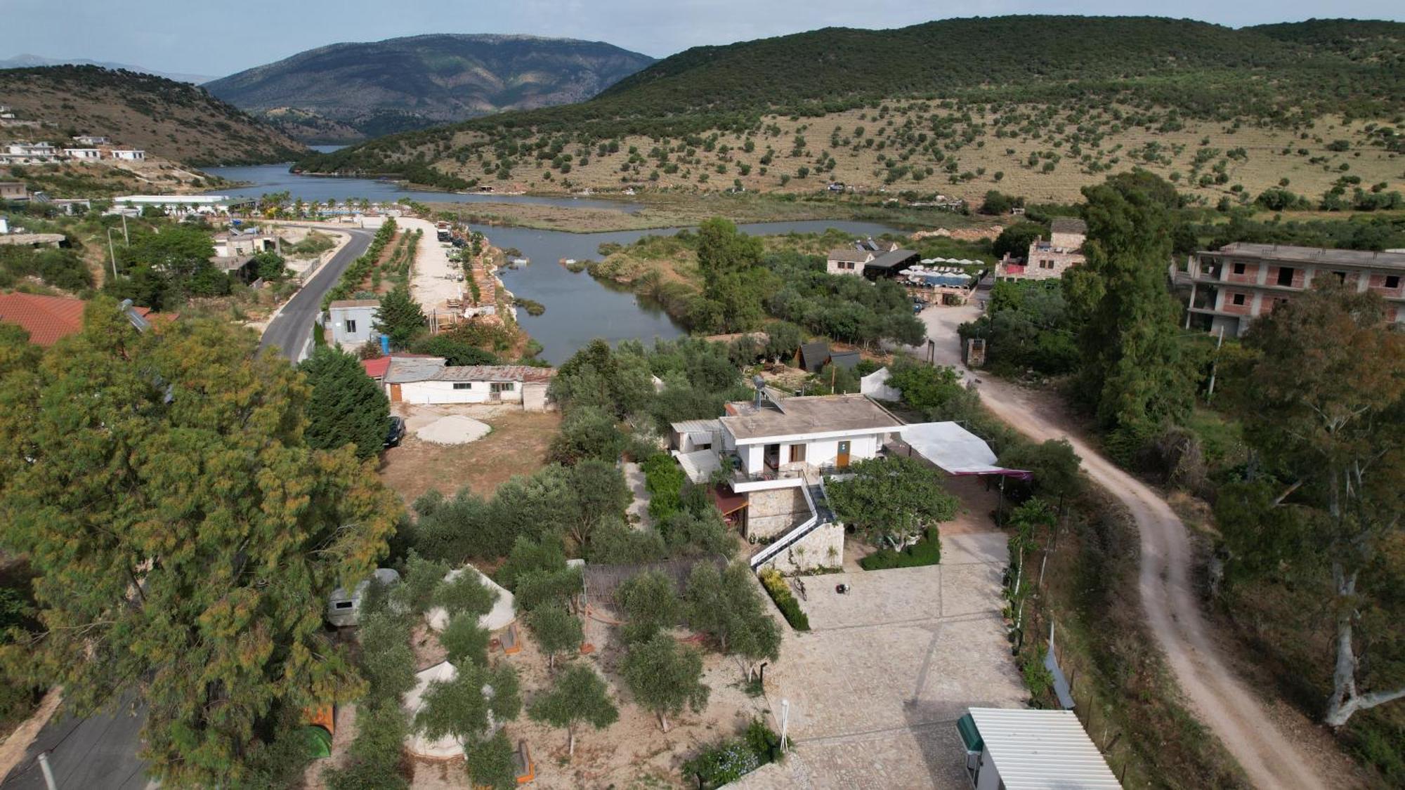 Garden Villa Lake Side & Glamping Ksamil Extérieur photo