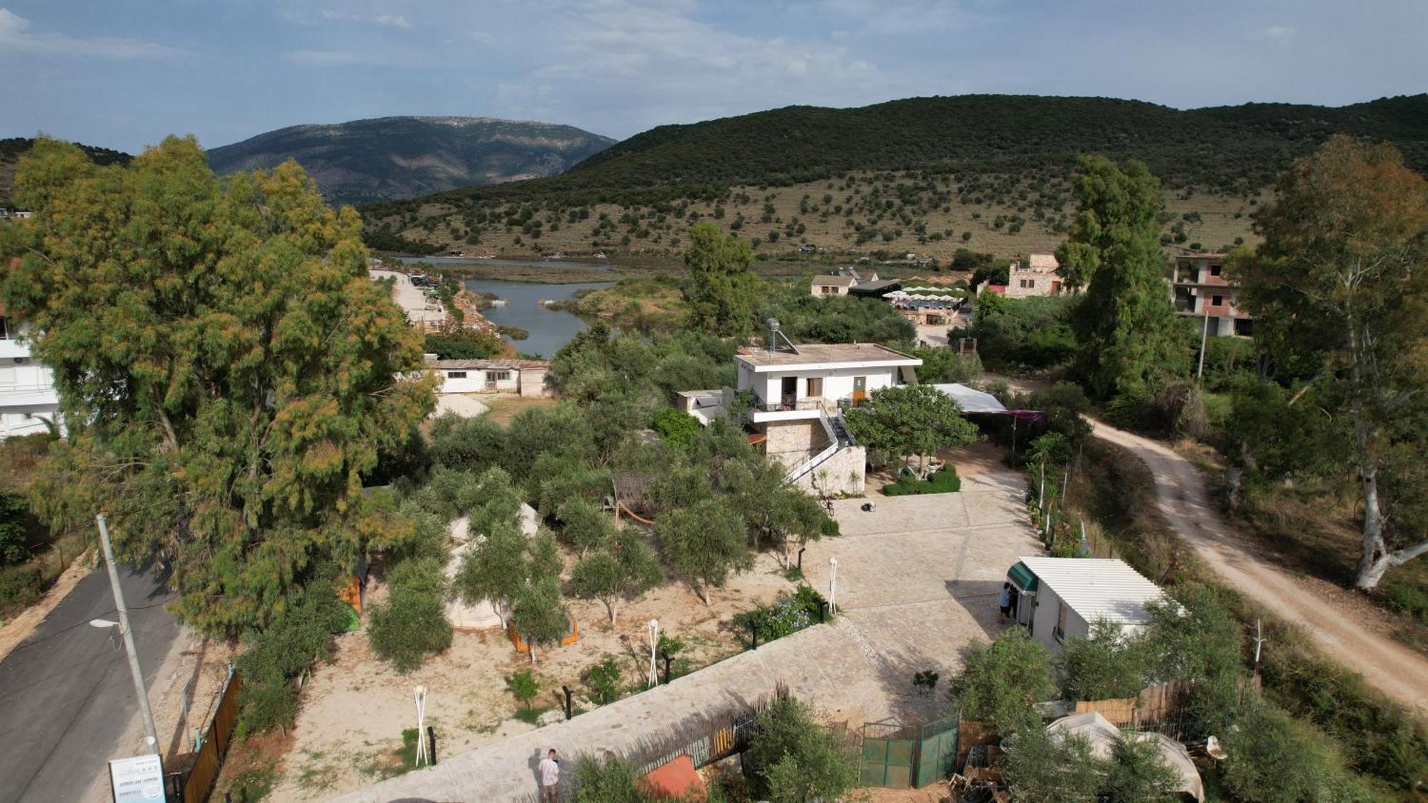 Garden Villa Lake Side & Glamping Ksamil Extérieur photo