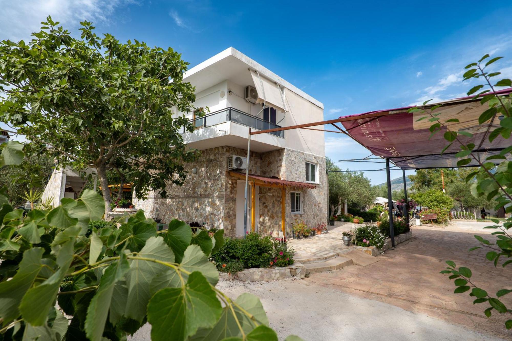 Garden Villa Lake Side & Glamping Ksamil Extérieur photo
