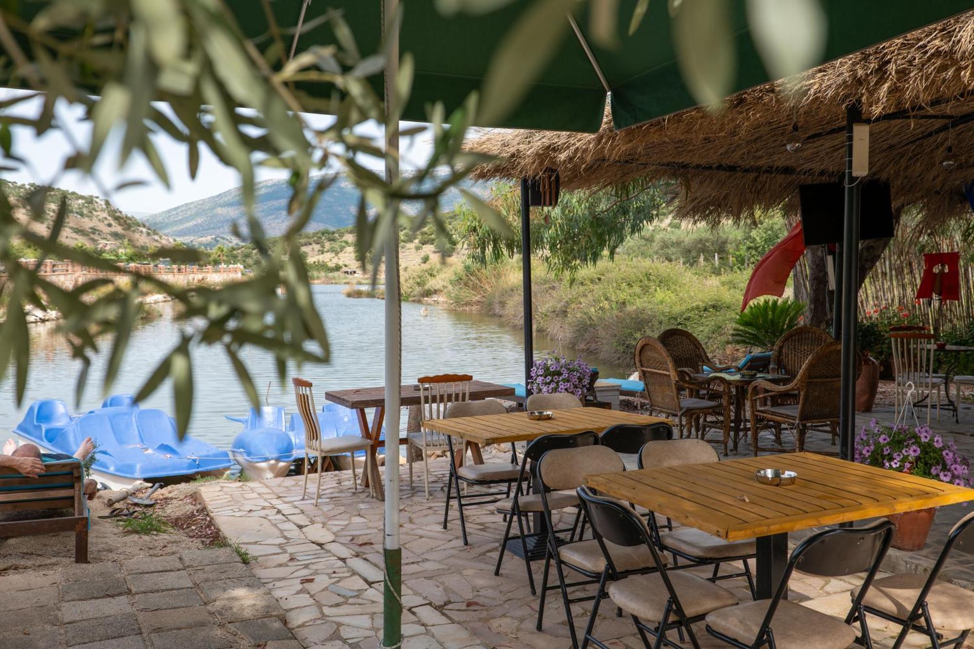 Garden Villa Lake Side & Glamping Ksamil Extérieur photo