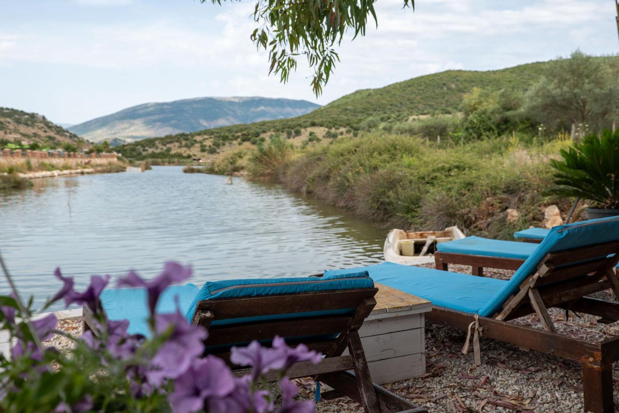 Garden Villa Lake Side & Glamping Ksamil Extérieur photo